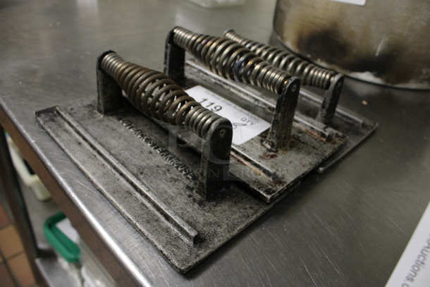 3 Metal Bacon Presses. 9x5x3. 3 Times Your Bid! (kitchen) - Image 3 of 4