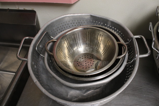 4 Various Metal Colanders. Includes 19x17x6. 4 Times Your Bid! (kitchen) - Image 2 of 4