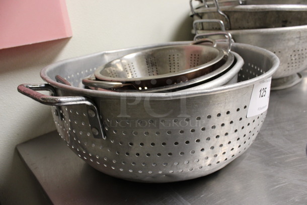 4 Various Metal Colanders. Includes 19x17x6. 4 Times Your Bid! (kitchen) - Image 3 of 4