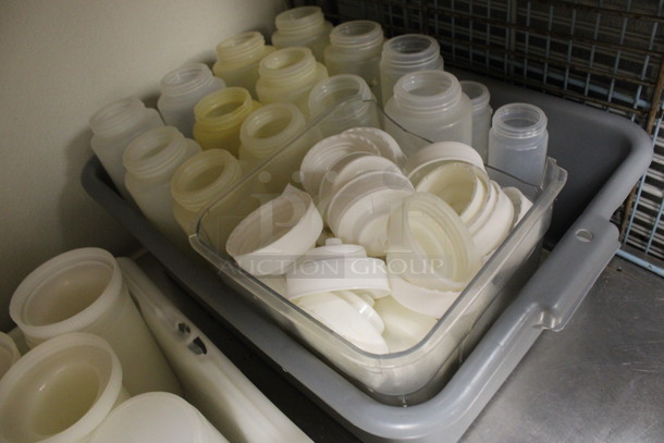 ALL ONE MONEY! Lot of Poly Condiment Containers in Gray Bus Bin. Includes 3x3x9. (kitchen) - Image 3 of 3