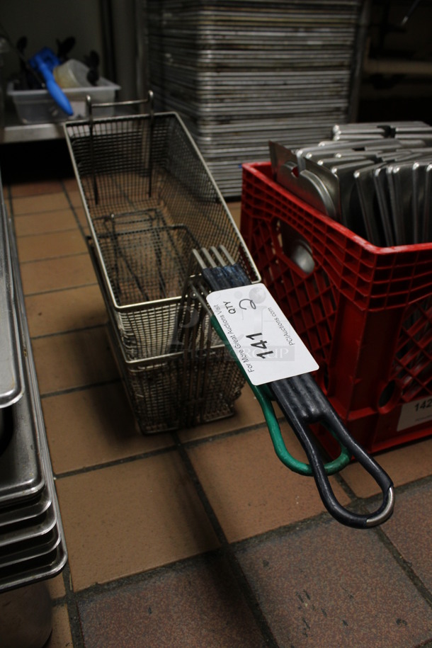 2 Metal Fry Baskets. 1 Basket Has Detached Handle. 26x7x9. 2 Times Your Bid! (kitchen)