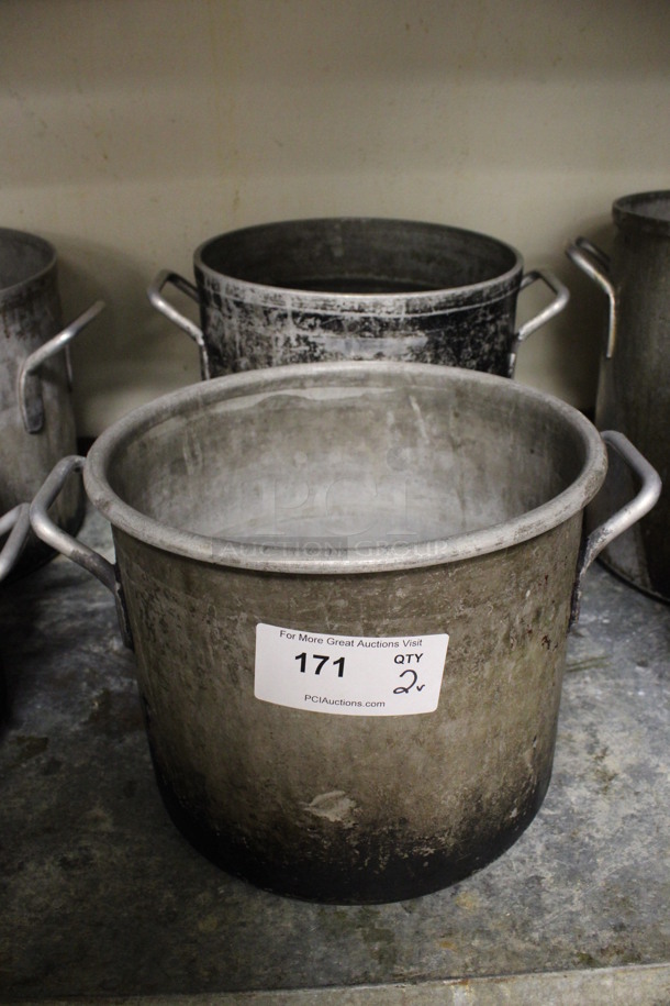 2 Various Metal Stock Pots. 15.5x13x11, 15x12.5x13. 2 Times Your Bid! (kitchen)