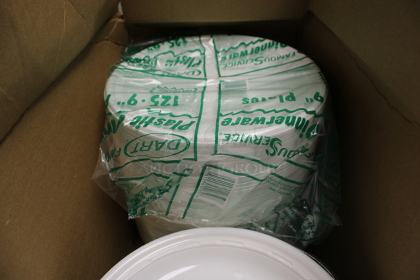 ALL ONE MONEY! Lot of Disposable Plates! (kitchen) - Image 3 of 4