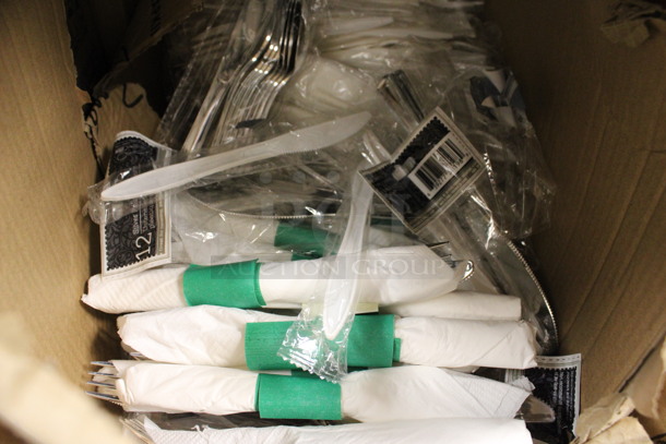 ALL ONE MONEY! Lot of Plastic Utensils! (kitchen) - Image 4 of 4