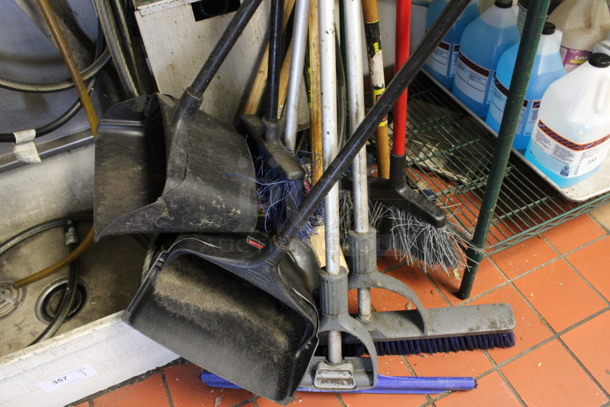 ALL ONE MONEY! Lot of Various Cleaning Instruments Including Squeegee, Dust Pan, Mops and Brooms! (kitchen) - Image 2 of 4