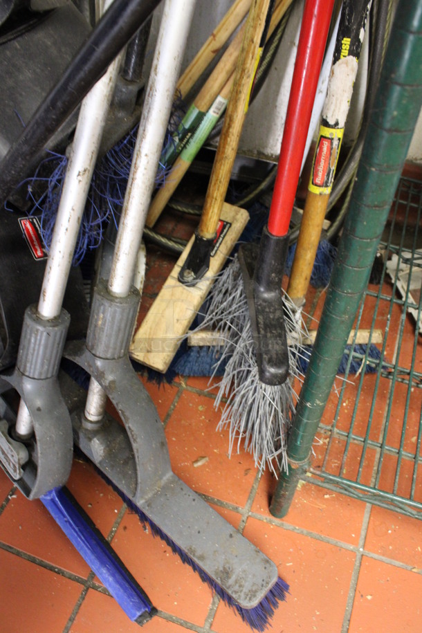 ALL ONE MONEY! Lot of Various Cleaning Instruments Including Squeegee, Dust Pan, Mops and Brooms! (kitchen) - Image 3 of 4