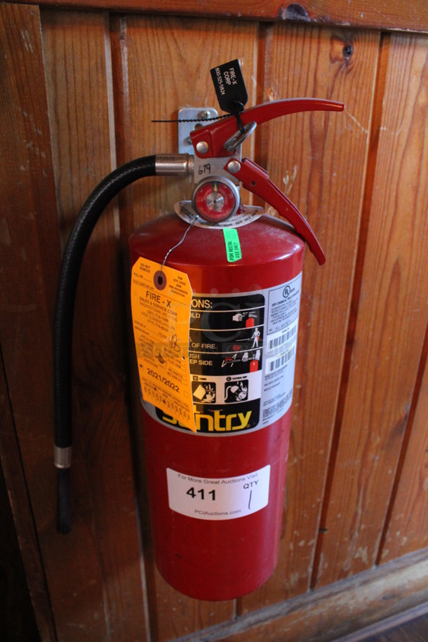 Ansul Sentry Fire Extinguisher. BUYER MUST REMOVE. 6x7x19. (bar)