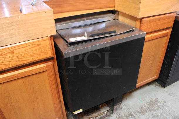 Beverage Air Model GF24L Stainless Steel Commercial Back Bar Cooler w/ Sliding Lid. 115 Volts, 1 Phase. 25x26x34. (bar) - Image 3 of 8