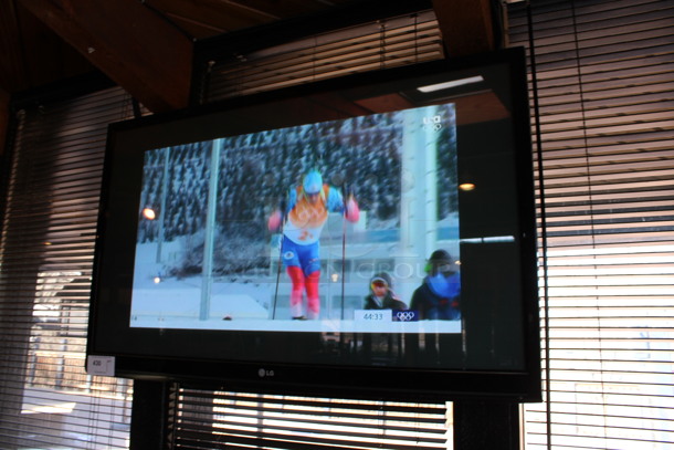 LG 50" Television and TV Mount. Buyer Must Pick Up - We Will Not Ship This Item. Tested and Working! BUYER MUST REMOVE. (bar) - Image 3 of 5