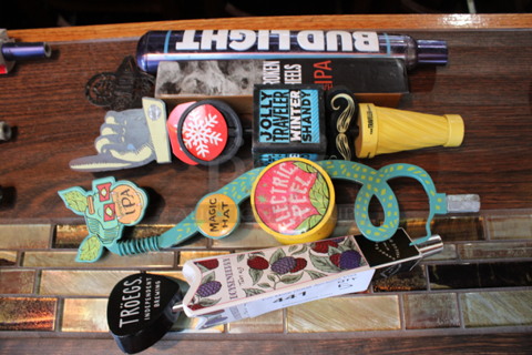 5 Various Beer Tap Handles; Bud Light, Broken Heels, Jolly Traveler, Magic Hat and Troegs. Includes 11". 5 Times Your Bid! (bar)