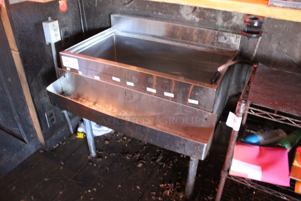 Stainless Steel Commercial Ice Bin w/ Speedwell. 30x23x33. (bar on patio) - Image 2 of 5