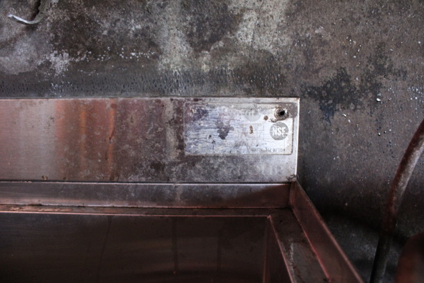 Stainless Steel Commercial Ice Bin w/ Speedwell. 30x23x33. (bar on patio) - Image 4 of 5
