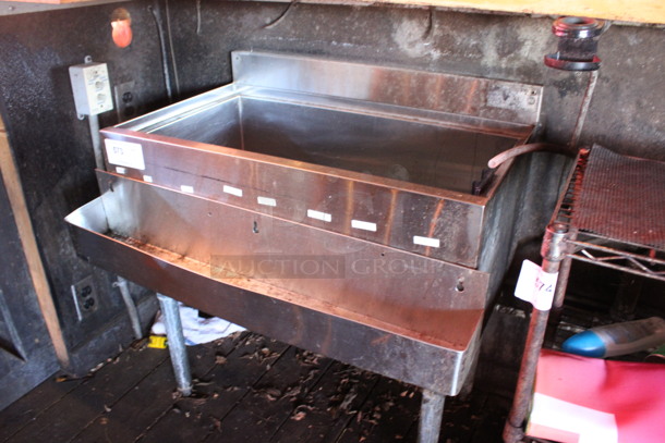 Stainless Steel Commercial Ice Bin w/ Speedwell. 30x23x33. (bar on patio) - Image 5 of 5