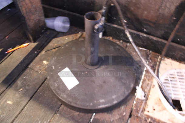 Black Metal Patio Umbrella Stand. 17x17x12. (bar on patio) - Image 2 of 3