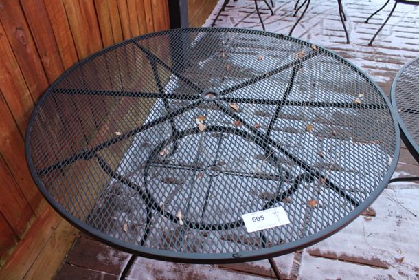 Black Mesh Round Patio Table. 48x48x29. (patio) - Image 2 of 3