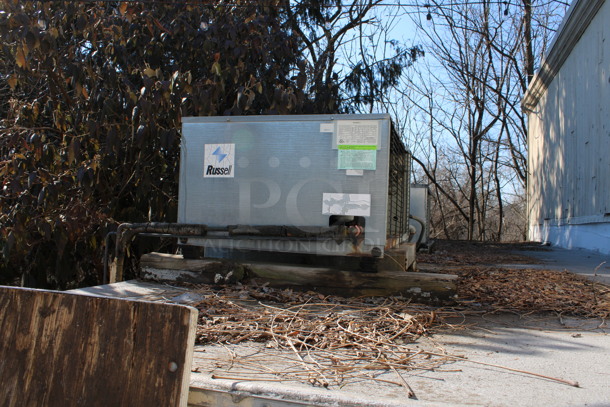 Harford Walk In Combo Box w/ 3 Doors, 2 Condensers and 2 Compressors. Does Not Have Floor. Does Not Come w/ Contents. BUYER MUST REMOVE. 21'x7'x7' Cooler and 6.5'x7'x7' Freezer. 27.5'x7'x7'. (kitchen) - Image 11 of 12