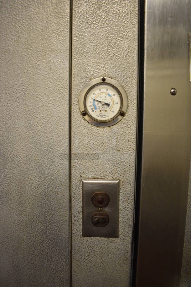 8'x13.5'x8.5' Walk In Freezer w/ Ramp. Does Not Include Contents. Compressor Will Be Taken Down From Roof Prior To Pick Up Day. BUYER MUST REMOVE. Unit Was In Working Condition When Restaurant Closed. (bakery kitchen) - Image 4 of 10