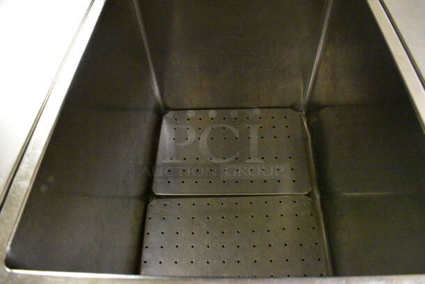 Stainless Steel Commercial Washing Bin w/ Lid on Commercial Casters. 27.5x36x36. (kitchen hallway) - Image 4 of 5