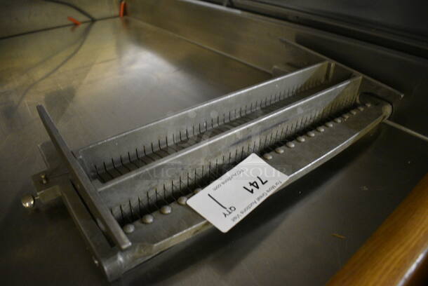 Metal Cutting Utensil. 19x9.5x3.5. (bakery kitchen) - Image 3 of 3