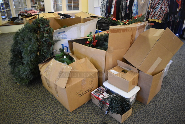 ALL ONE MONEY! Lot of Various Christmas Decorations! BUYER MUST REMOVE. (yellow clothing store) - Image 4 of 7