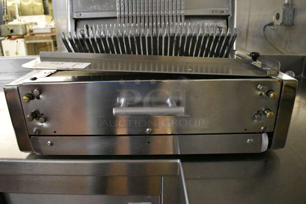 Berkel Model MB1/2 Stainless Steel Commercial Countertop Bread Loaf Slicer. 115 Volts, 1 Phase. 24x26x18. Unit Was In Working Condition When Restaurant Closed. (bakery kitchen) - Image 4 of 6