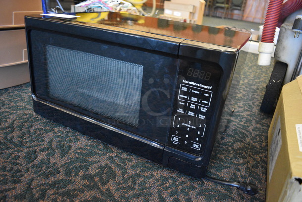 Hamilton Beach Model P100N30AP-S3B Countertop Microwave Oven w/ Plate. 120 Volts, 1 Phase. 21x15x12. (ballroom) - Image 2 of 7
