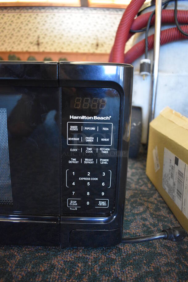 Hamilton Beach Model P100N30AP-S3B Countertop Microwave Oven w/ Plate. 120 Volts, 1 Phase. 21x15x12. (ballroom) - Image 4 of 7