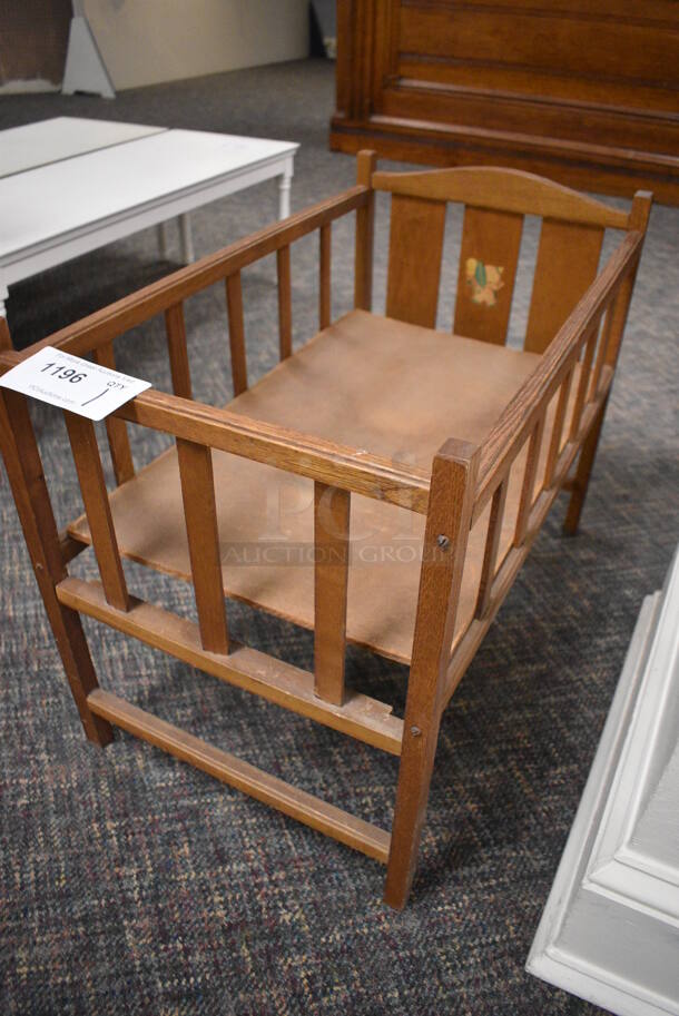Wooden Crib. 15x26x19. (garden center) - Image 2 of 3