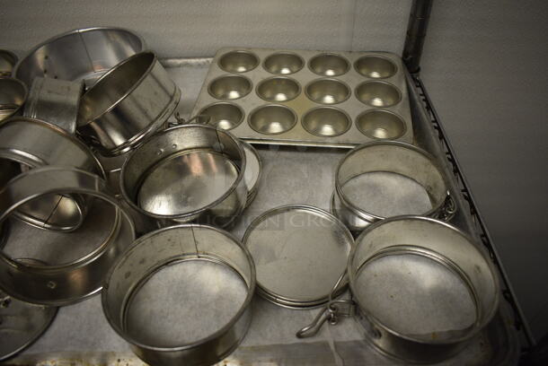 ALL ONE MONEY! Lot of Metal Collars and Pan on Full Size Baking Pan! (icing kitchen) - Image 4 of 4