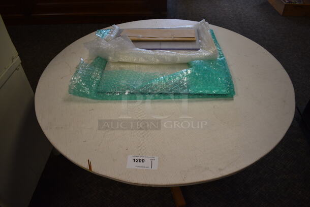 Round Wood Pattern Table. 48x48x28.5. (garden center) - Image 2 of 3