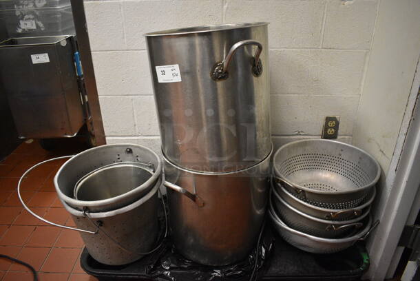 ALL ONE MONEY! Lot of 10 Metal Items Including 2 Stock Pots, 5 Colanders, 2 Colander Pots and Pot1 Includes 20x17x17. (kitchen)