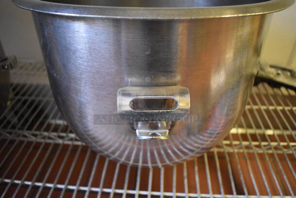 Stainless Steel Commercial 20 Quart Mixing Bowl. 15x14x11.5. (bakery kitchen) - Image 4 of 4