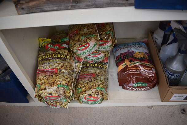 ALL ONE MONEY! Shelf Lot of Various Items Including Watering Cans! BUYER MUST REMOVE. Shelf: 167x12. (greenhouse) - Image 6 of 7