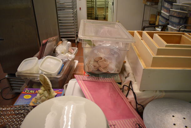 ALL ONE MONEY! Lot of Various Items Including Various Cupcake Decorating Items, Edible Paint, Rolling Pin, Cake Toppers. (icing kitchen) - Image 3 of 6