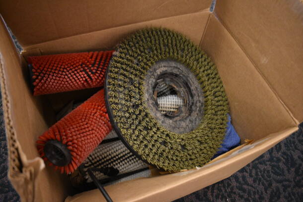 ALL ONE MONEY! Lot of Various Floor Cleaning Machine Parts / Rollers! (ballroom) - Image 2 of 4