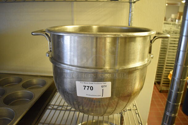 DS30 Stainless Steel Commercial 30 Quart Mixing Bowl. 19.5x15.5x13.5. (bakery kitchen)