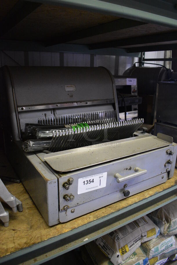 Berkel Model 7/16 Stainless Steel Commercial Countertop Bread Loaf Slicer. 115 Volts, 1 Phase. 24x26x18. (warehouse) - Image 2 of 6