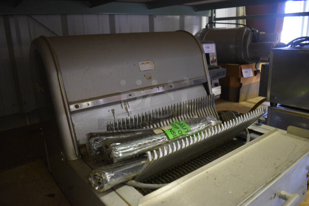 Berkel Model 7/16 Stainless Steel Commercial Countertop Bread Loaf Slicer. 115 Volts, 1 Phase. 24x26x18. (warehouse) - Image 3 of 6