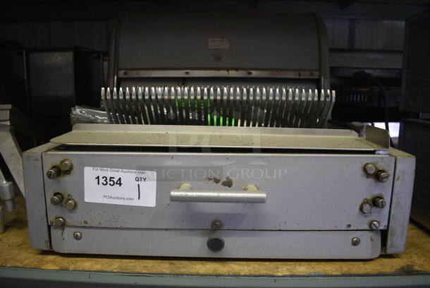 Berkel Model 7/16 Stainless Steel Commercial Countertop Bread Loaf Slicer. 115 Volts, 1 Phase. 24x26x18. (warehouse) - Image 5 of 6