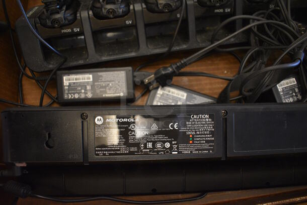 ALL ONE MONEY! Lot of 2 Boxes w/ 4 Motorola Model DB40-16042100CF Charging Bases, 14 Table Beepers, Handheld Radio. (ballroom) - Image 3 of 6