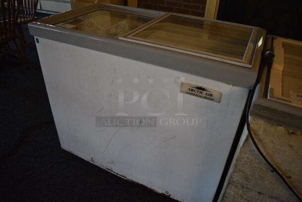 Arctic Air Model ST09G2 Metal Commercial Freezer w/ 2 Sliding Lids on Commercial Casters. 115 Volts, 1 Phase. 42x22.5x37. Unit Was In Working Condition When Restaurant Closed. (main dining room) - Image 2 of 7
