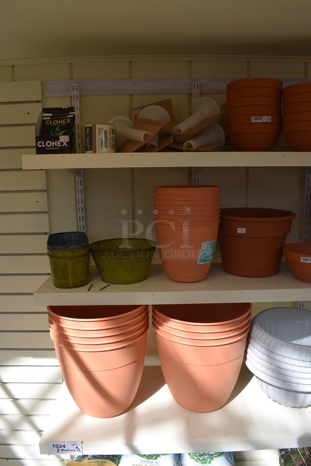 ALL ONE MONEY! Three Shelf Lot of Various Items Including Planters, Watering Cans and Baskets! BUYER MUST REMOVE. Each Shelf: 167x12. (greenhouse) - Image 2 of 7