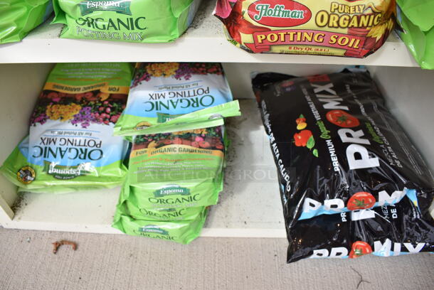 ALL ONE MONEY! Two Shelf Lot of Various Items Including Bonsai Mix, Potting Soil! BUYER MUST REMOVE. Each Shelf: 167x12. (greenhouse) - Image 10 of 12