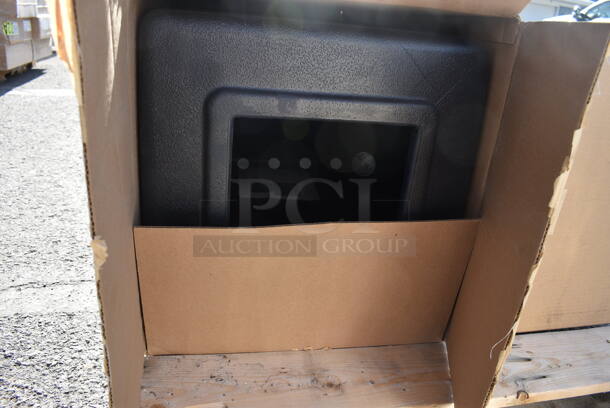 ALL ONE MONEY! Pallet Lot of Various Items Including Black Poly Trash Can and 3 Lids. (warehouse) - Image 3 of 5