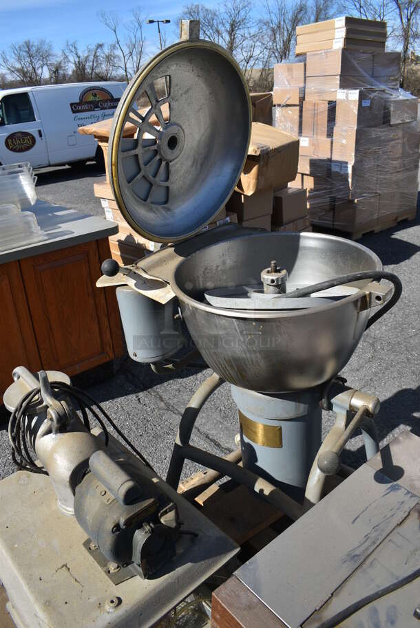 ALL ONE MONEY! Pallet Lot of Various Items Including Hobart Model VCM Vertical Cutter Mixer, Star Peanut Roaster and Ice Shaver. Includes 23x26x10. (warehouse) - Image 4 of 8