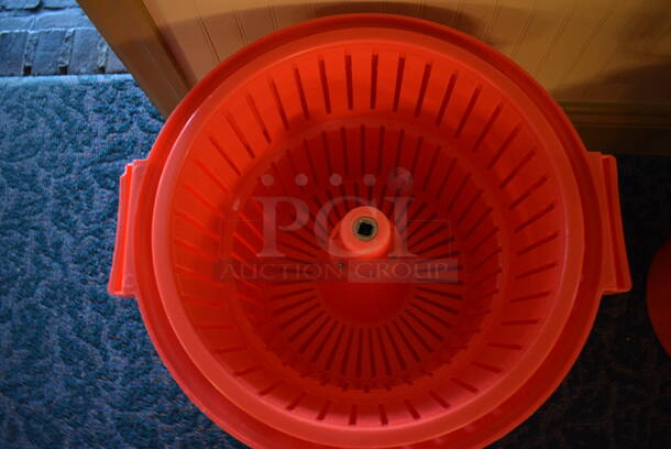 Chef Master Red Poly Lettuce Spinner Salad Spinner. 18x16x23. (buffet) - Image 4 of 4