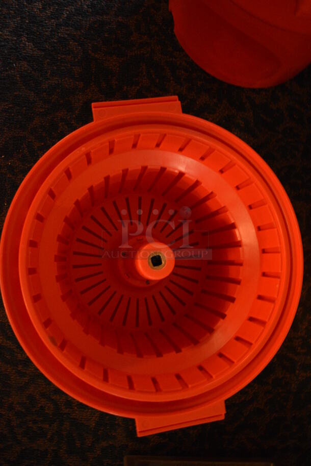 Chef Master Red Poly Lettuce Spinner Salad Spinner. 16x14x19. (buffet) - Image 4 of 4