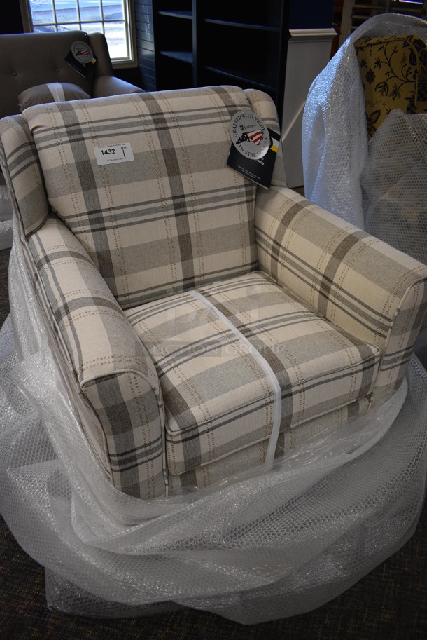 BRAND NEW! Lancer White and Gray Chair. 36x35x37. (garden center) - Image 2 of 4