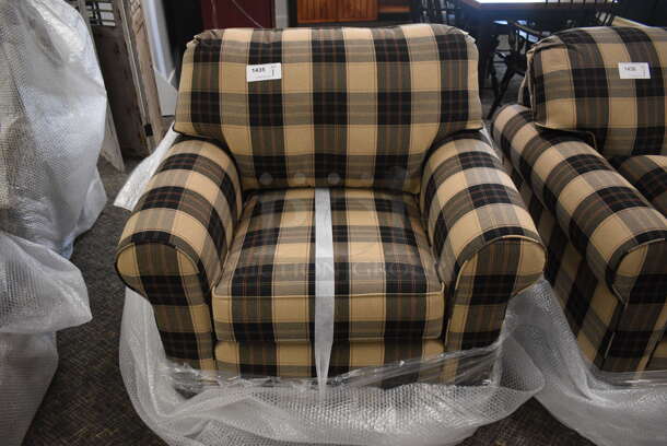 BRAND NEW! Lancer Tan and Black Patterned Plaid Chair. 40x35x37.(garden center)