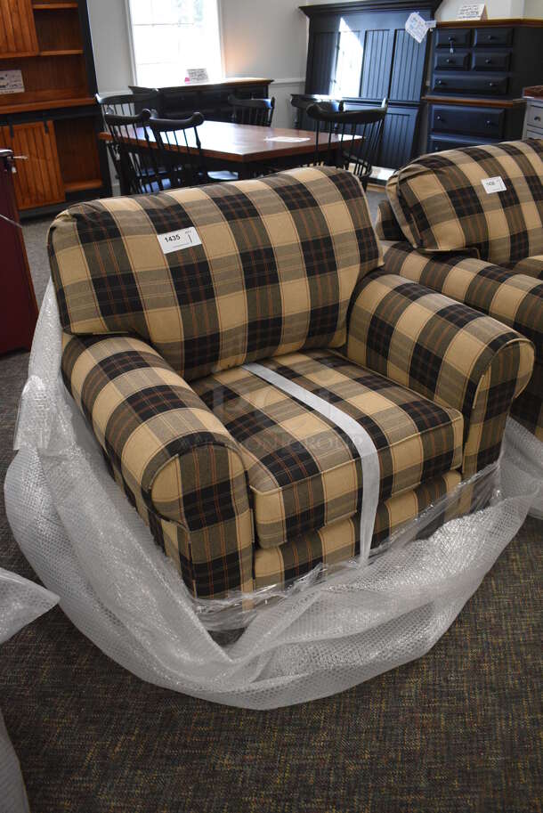 BRAND NEW! Lancer Tan and Black Patterned Plaid Chair. 40x35x37.(garden center) - Image 3 of 4